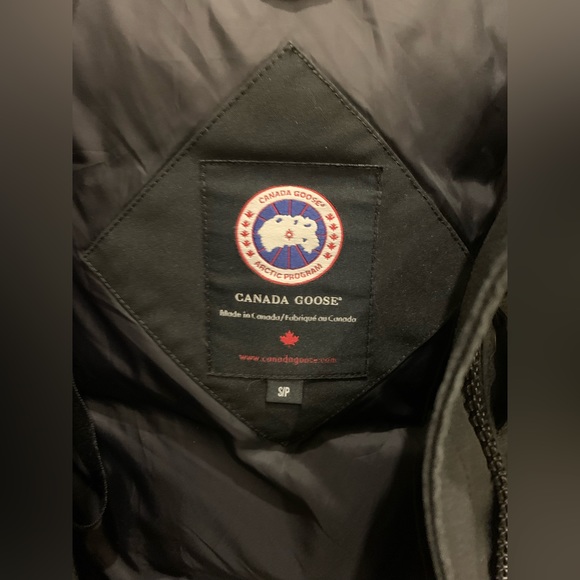 Canada Goose Montebello Parka - Picture 3 of 4